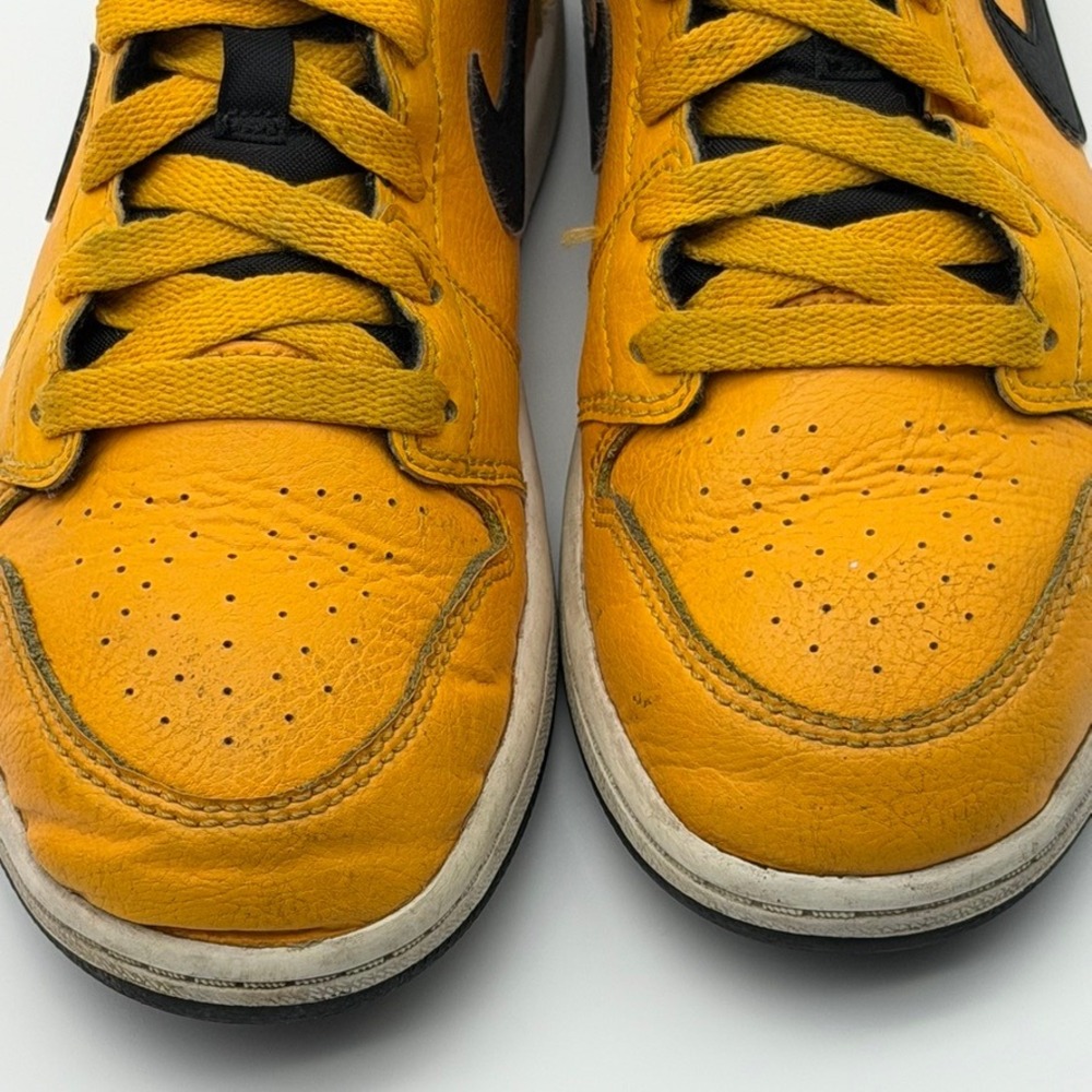 Jordan 1 Mid University Gold 640734-700 2.5Y - Picture 3 of 14